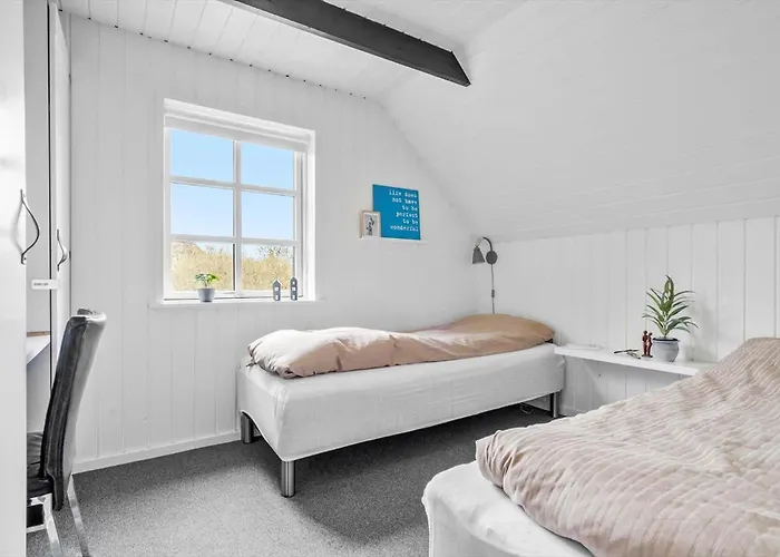 20208-ulfborg-fyrrebakken-1 *